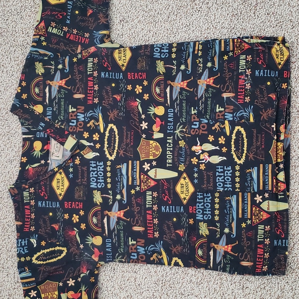 small Unisex Hawaiian themed Scrub top